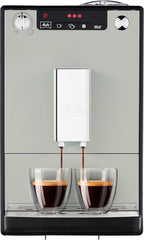Melitta Solo - Kaffeevollautomat mit höhenverstellbarem Auslauf, kleine Kaffeemaschine mit abnehmbarem Wassertank, für z. B. Espresso oder Café Crème, silber