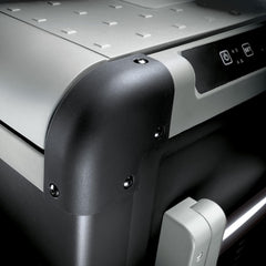 DOMETIC CFX 40 Kompressor-Kühlbox, 38 Liter, 12/24 V und 230 V für Auto, LKW, Boot, Wohnmobil und Steckdose, mit USB Anschluss