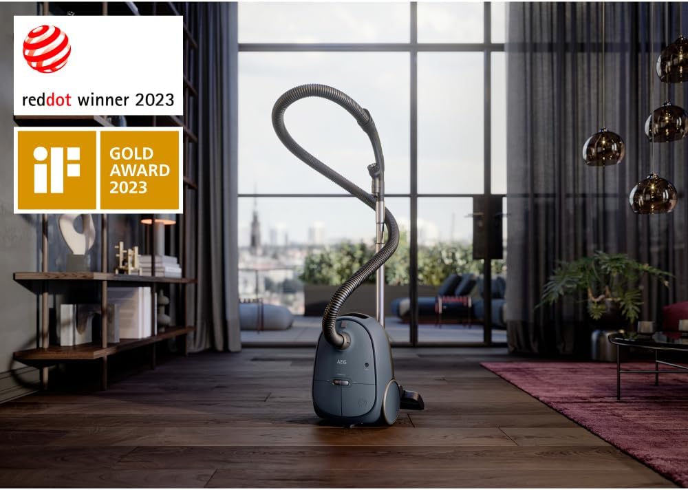 AEG CLEAN 6000 AB61C2DB Staubsauger mit Beutel / hohe Saugleistung / inkl. Polsterdüse / 50 % Recyclingkunststoff / ideal für Haustierbesitzer / Reinigen von Polstern / 12 m Kabel / 750 W / Blau
