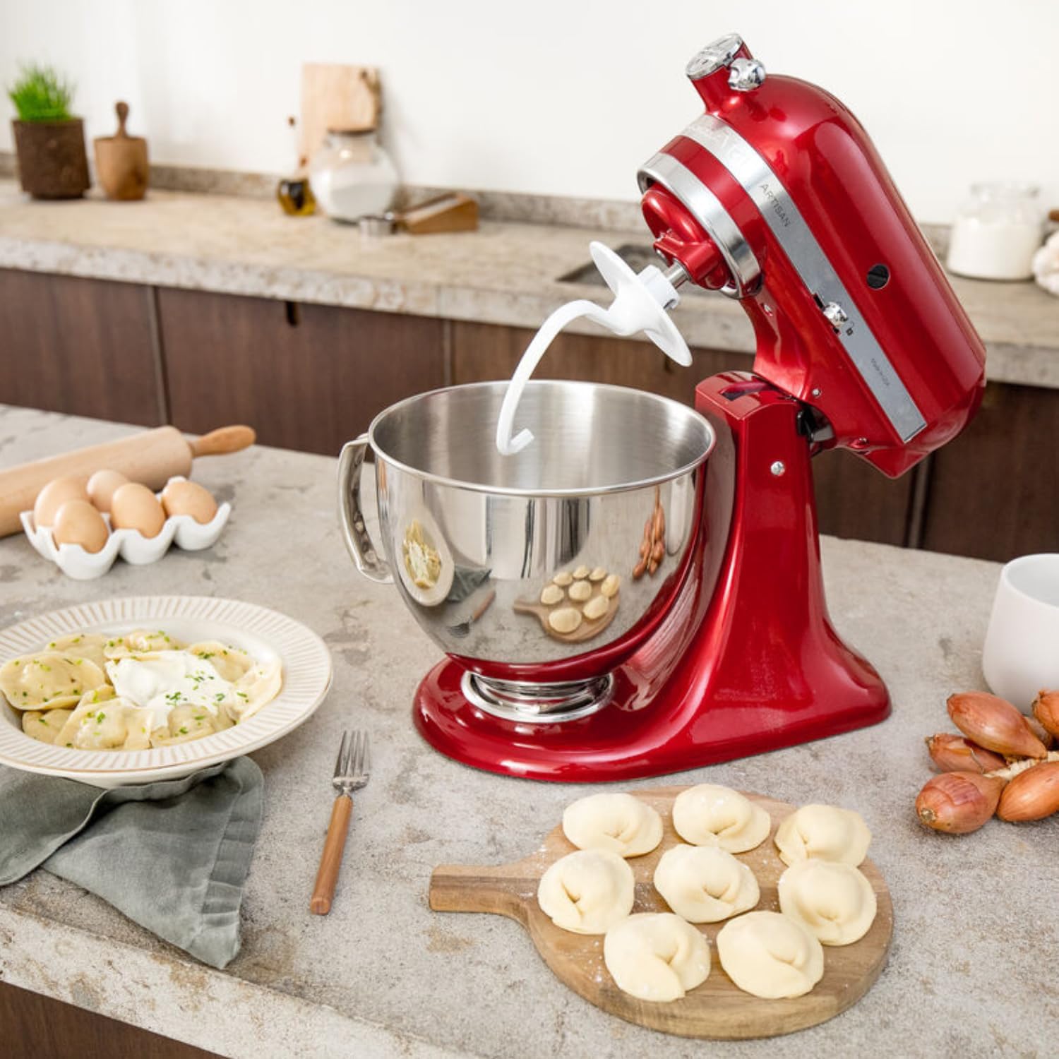 KitchenAid Küchenmaschine I Artisan I Kippbarem Food Processor I Teigknetmaschine mit 5 Zubehör | 2 Schüsseln aus Edelstahl | 4.8 L | Empire Rot