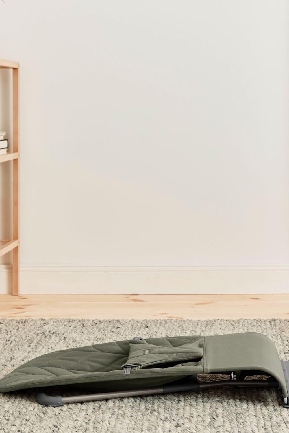 BabyBjörn Babywippe Bliss, Gewebt, Blütenblatt-Steppung, Sandgrau
