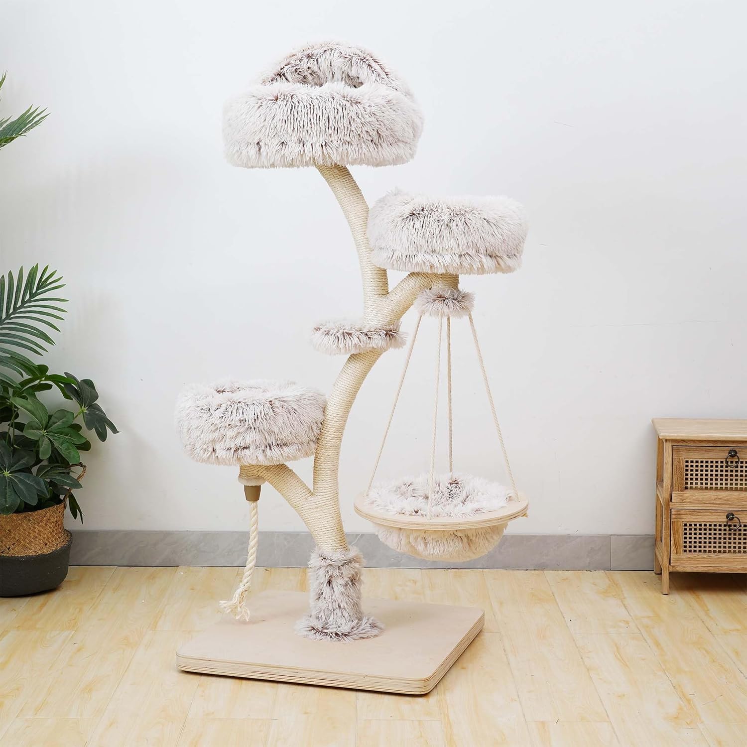 Fudajo Designer Kratzbaum in Zweigdesign 130 cm hoch, Katzenkratzbaum mit Plüsch und Sisal, Kletterbaum für Katzen, Katzenbaum mit Hängeliege
