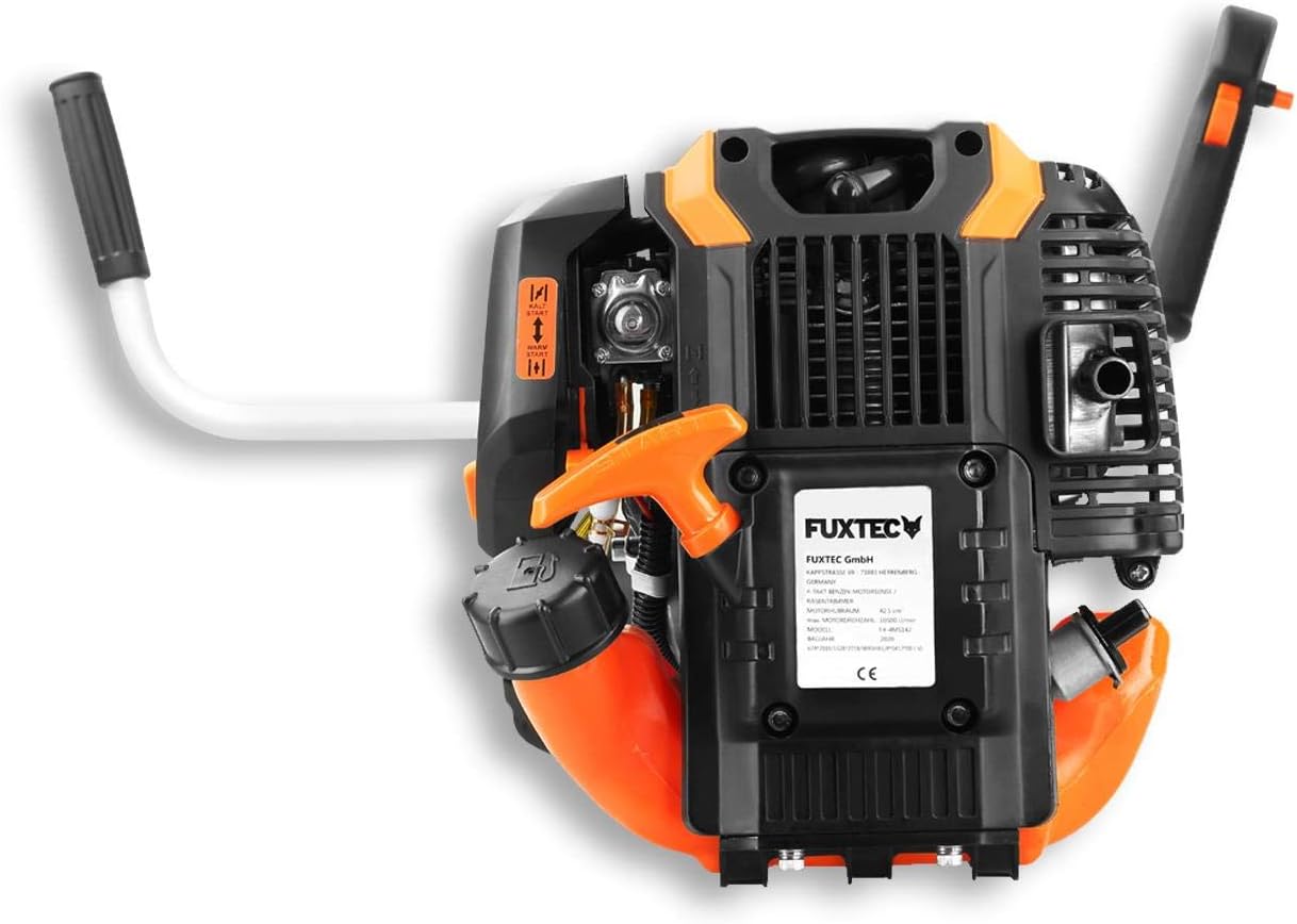 FUXTEC Benzin Motorsense FX-4MS142, Rasentrimmer mit 4-Taktmotor, 320 mm Schnittkreis, Geschwindigkeitsregler und Easy-Starter, inkl. Fadenspule/Profi-Tragegurt