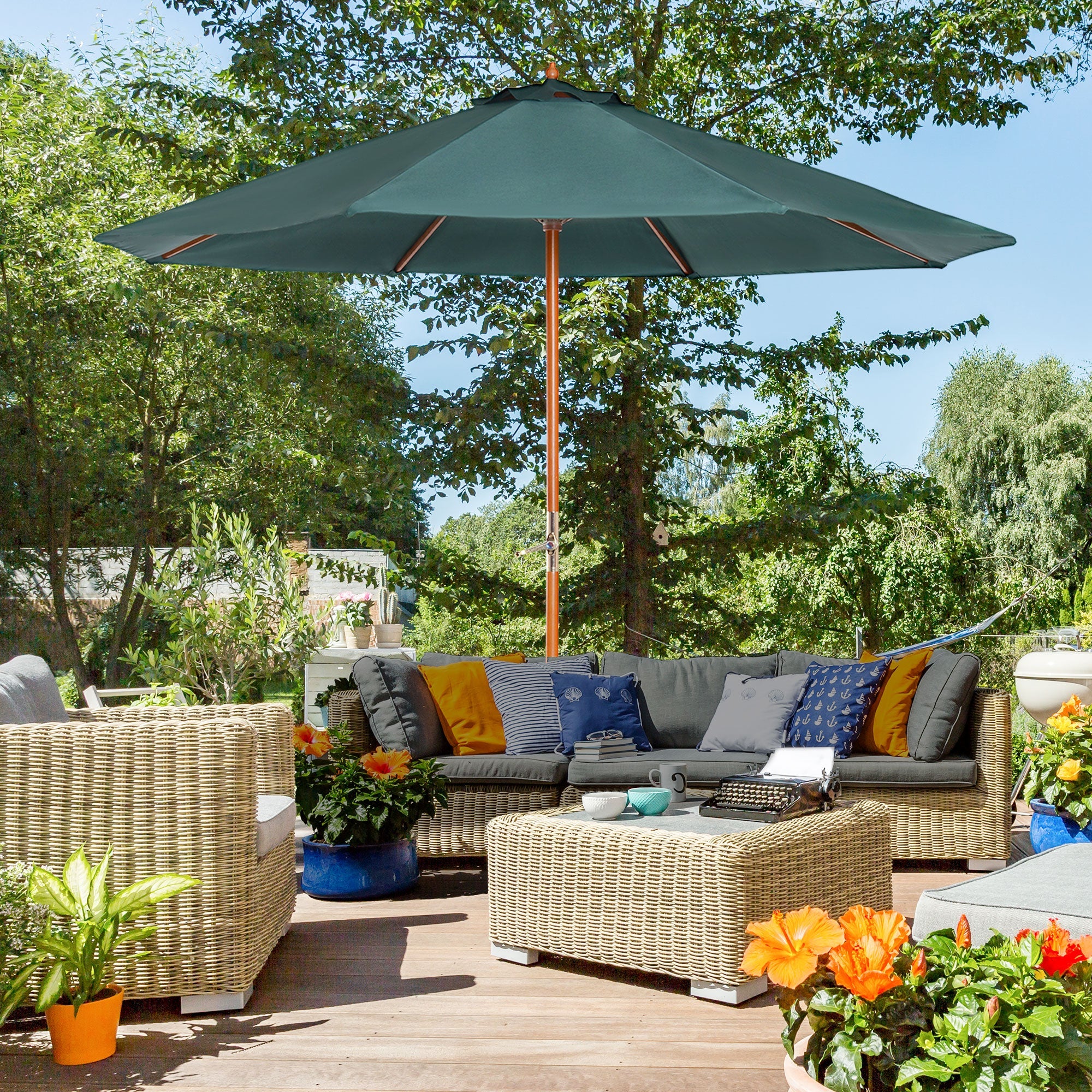 Outsunny Sonnenschirm Garten UV-beständig Handkurbel Pappelholz