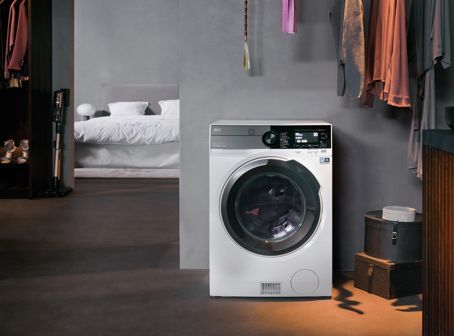 AEG L7WBA60680 Waschtrockner / DualSense - schonende Pflege / 8 kg Waschen / 5 kg Trocknen / D / energiesparend / Mengenautomatik / Nachlegefunktion / ProSteam - Auffrischfunktion / 1600 U/min Weiß