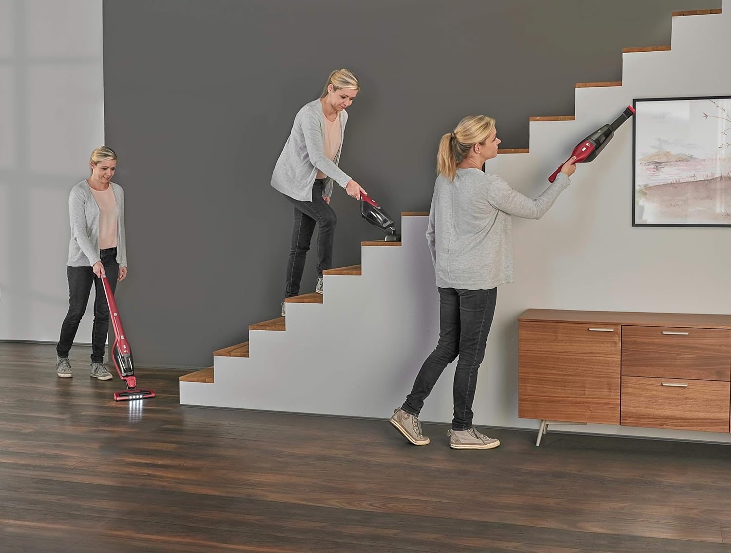 AEG Ergorapido CX7-2-45AN 2in1 Akku-Staubsauger / beutellos / Tierhaardüse / bis zu 45 Min. Laufzeit / freistehend / 180° Drehgelenk / Bürstenreinigungsfunktion / LED-Licht / rot / Exklusiv bei Amazon