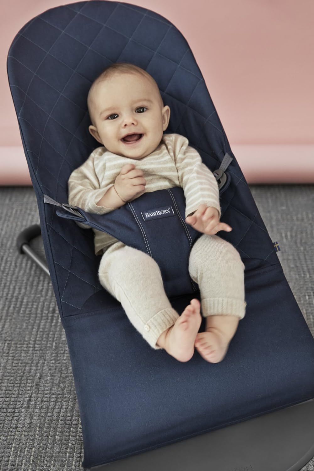 BabyBjörn Babywippe Bliss, Gewebt, Blütenblatt-Steppung, Sandgrau